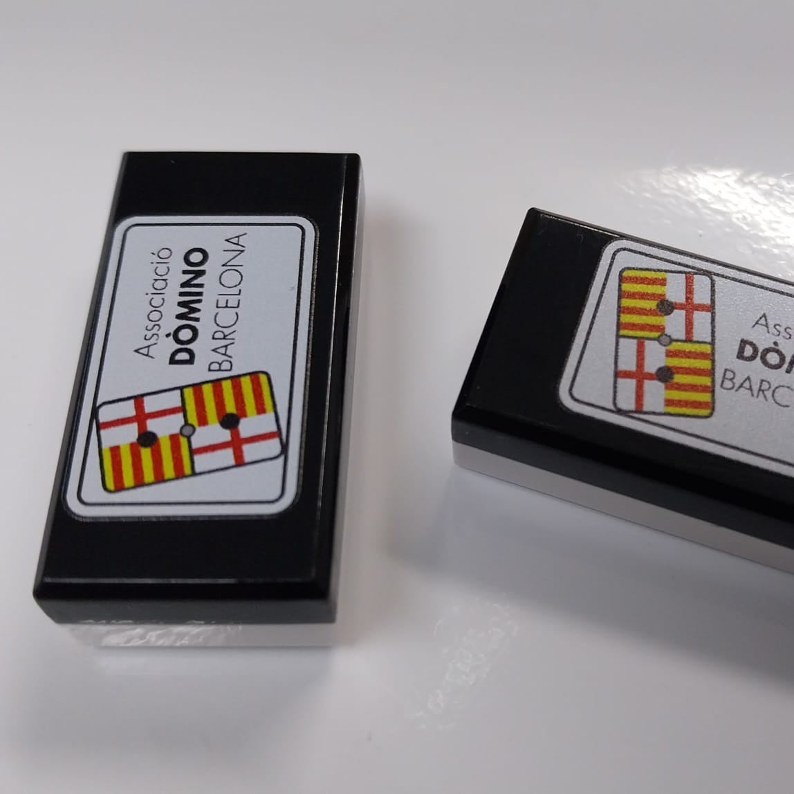 Juego de Dominó Personalizado Premium – Melamina y Madera